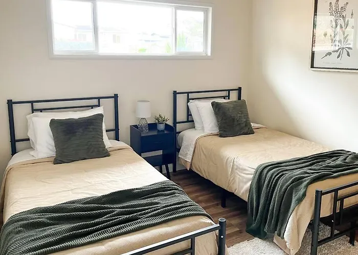 Beautiful Coast Home 3 Minutes From Beach!