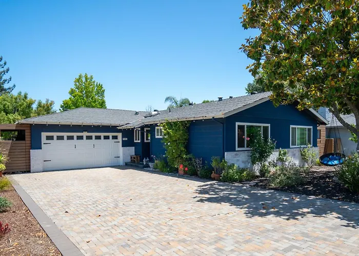 Family Friendly 3Bed ,2Bath Pool, Hot-Tub, Cold Plunge, Sleeps 8
