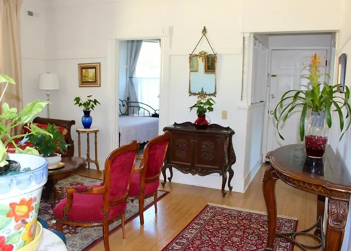 1932 Eduardian San Rafael Home, 3 Bed 2 Bath Upstairs Flat